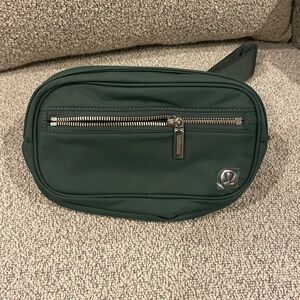 Brand new lulu belt bag